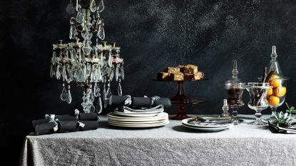 Annie Sloan dark Christmas table