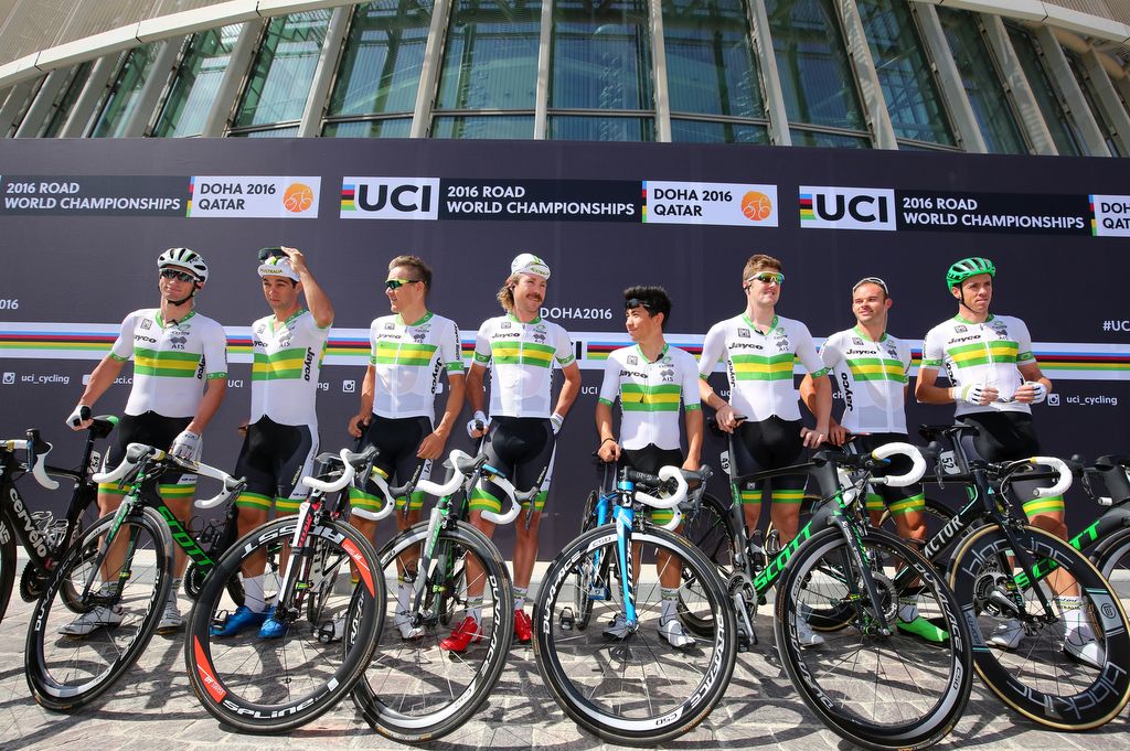 Mark Renshaw with the Australian team at the 2016 Worlds