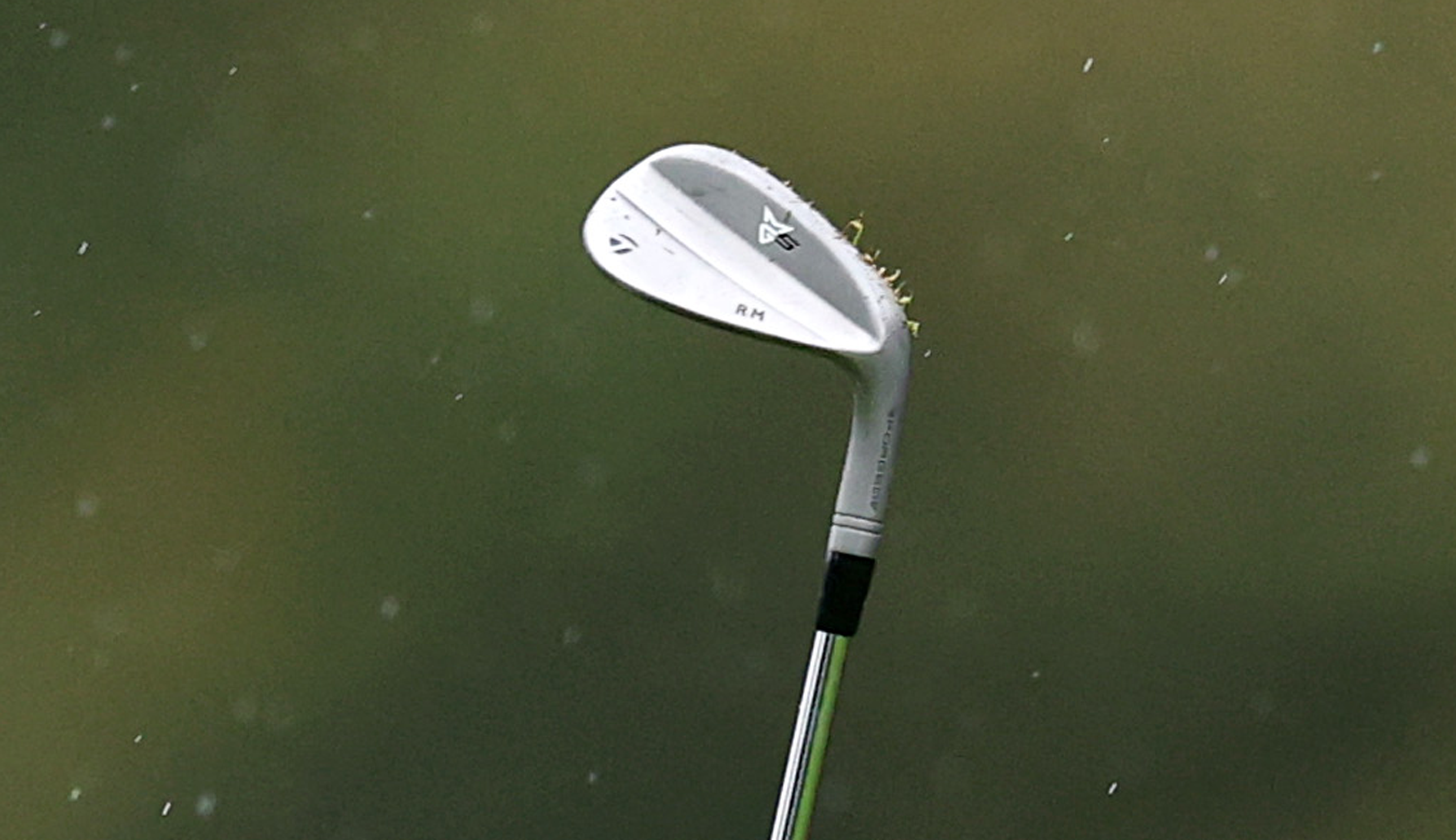A close up of Rory McIlroy's wedge