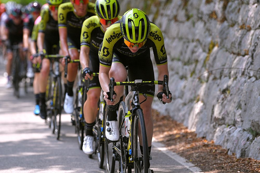 The six-rider Mitchelton-Scott team that won the 2019 Giro Rosa with Annemiek van Vleuten