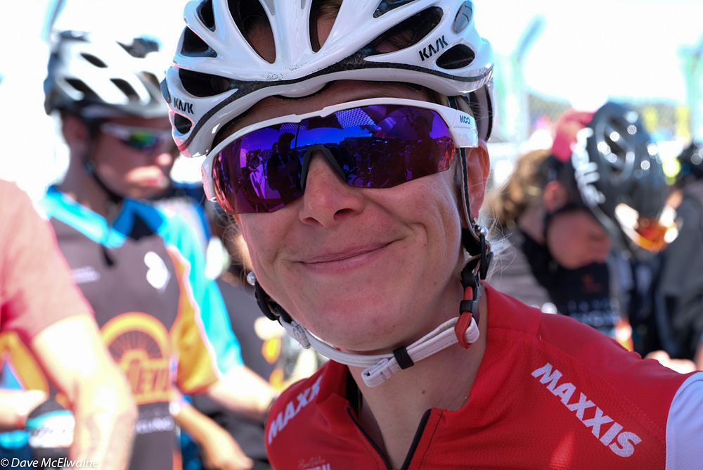 Chloe Woodruffn (Stans-Pivot) on the froth row of the start