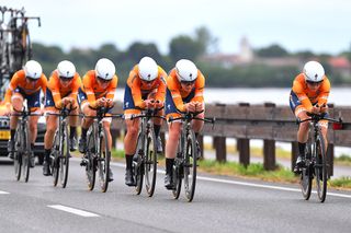 Boels Dolmans powers to the opening stage win