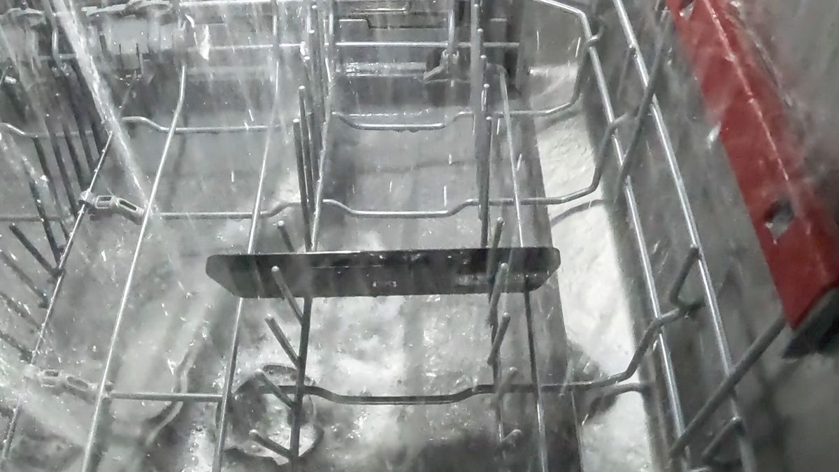 OnePlus 15R during a dishwasher cycle