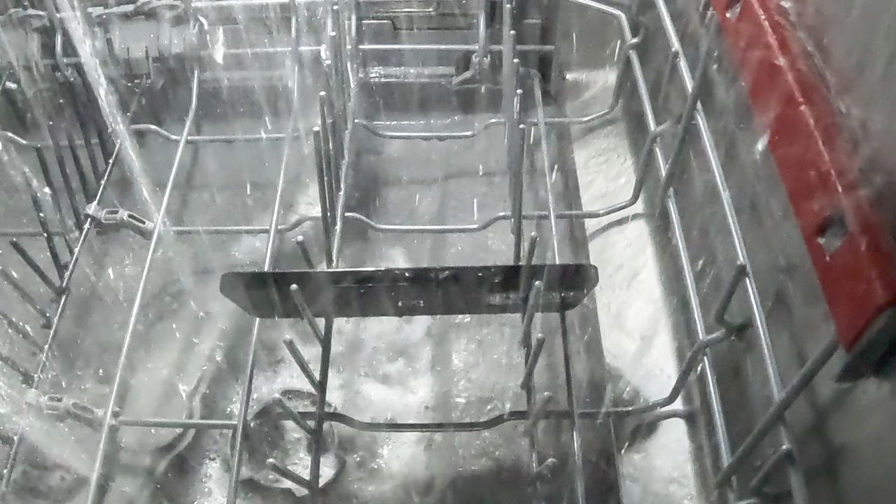 OnePlus 15R during a dishwasher cycle