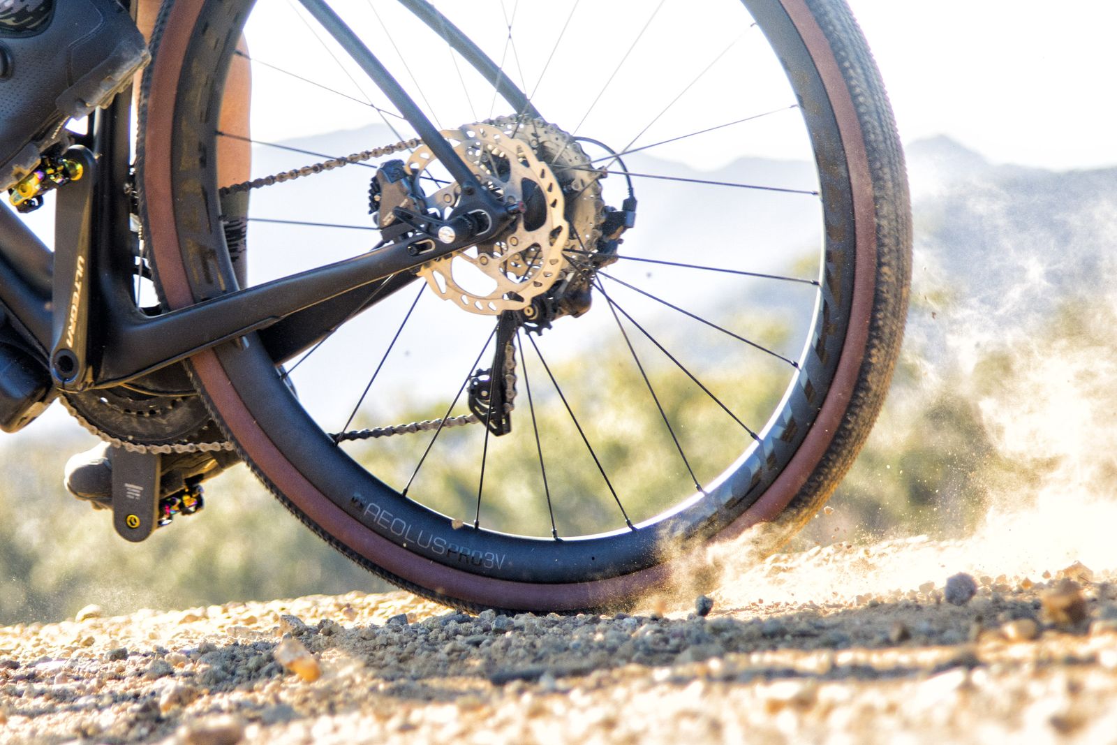 what's the difference between gravel bike and cyclocross
