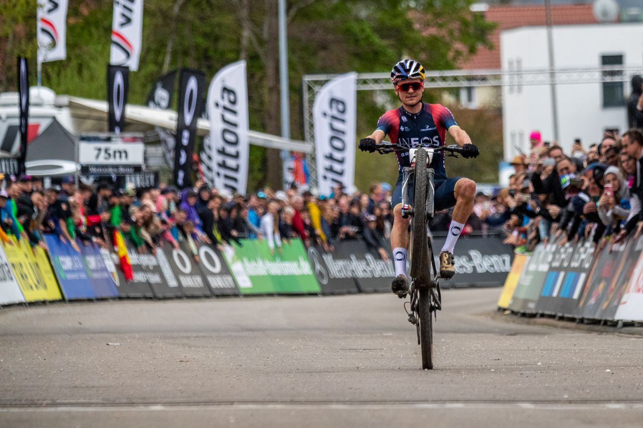 Tom Pidcock wheelies across finish line as he dominates mountain bike ...