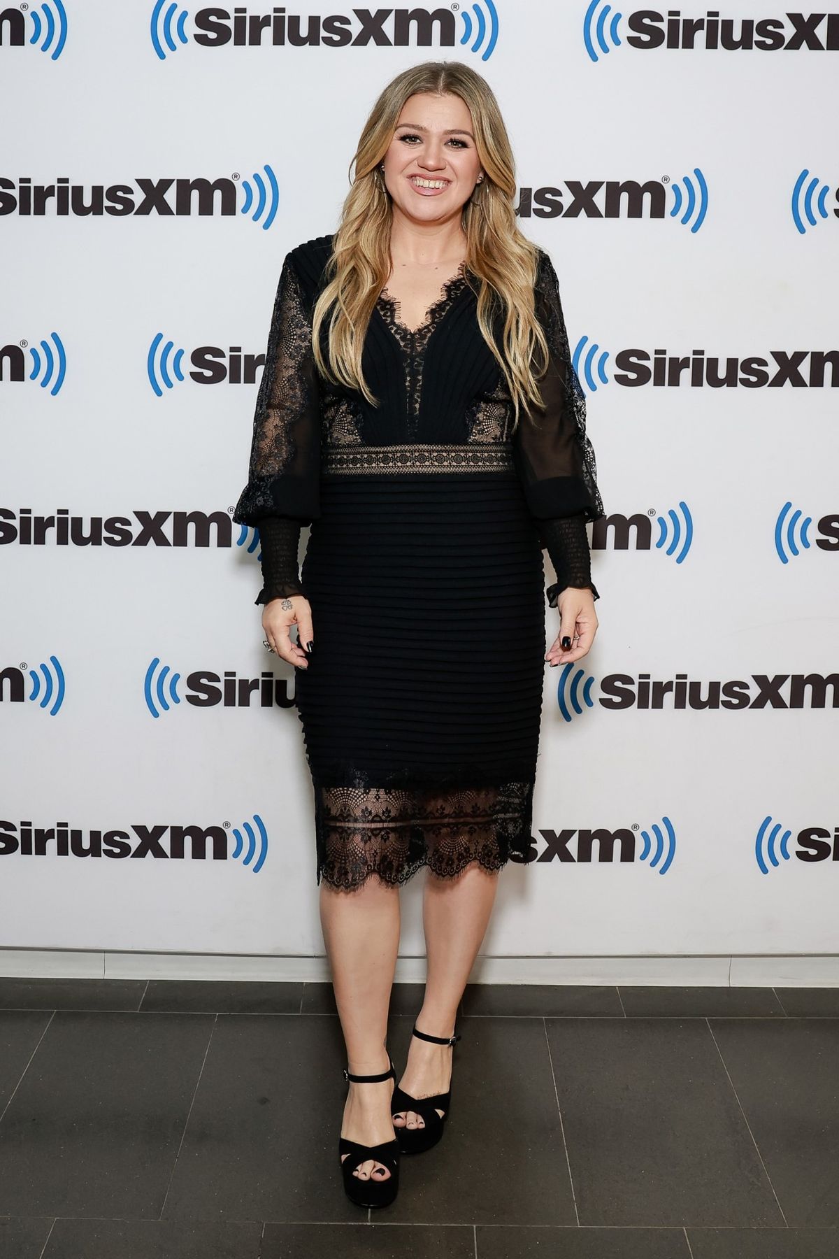 Kelly Clarkson Has Dropped 40 Lbs Since Her Divorce, But Is Now Dealing