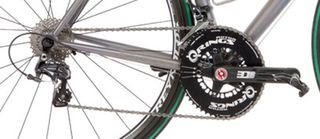 The chainset features elliptical Q rings