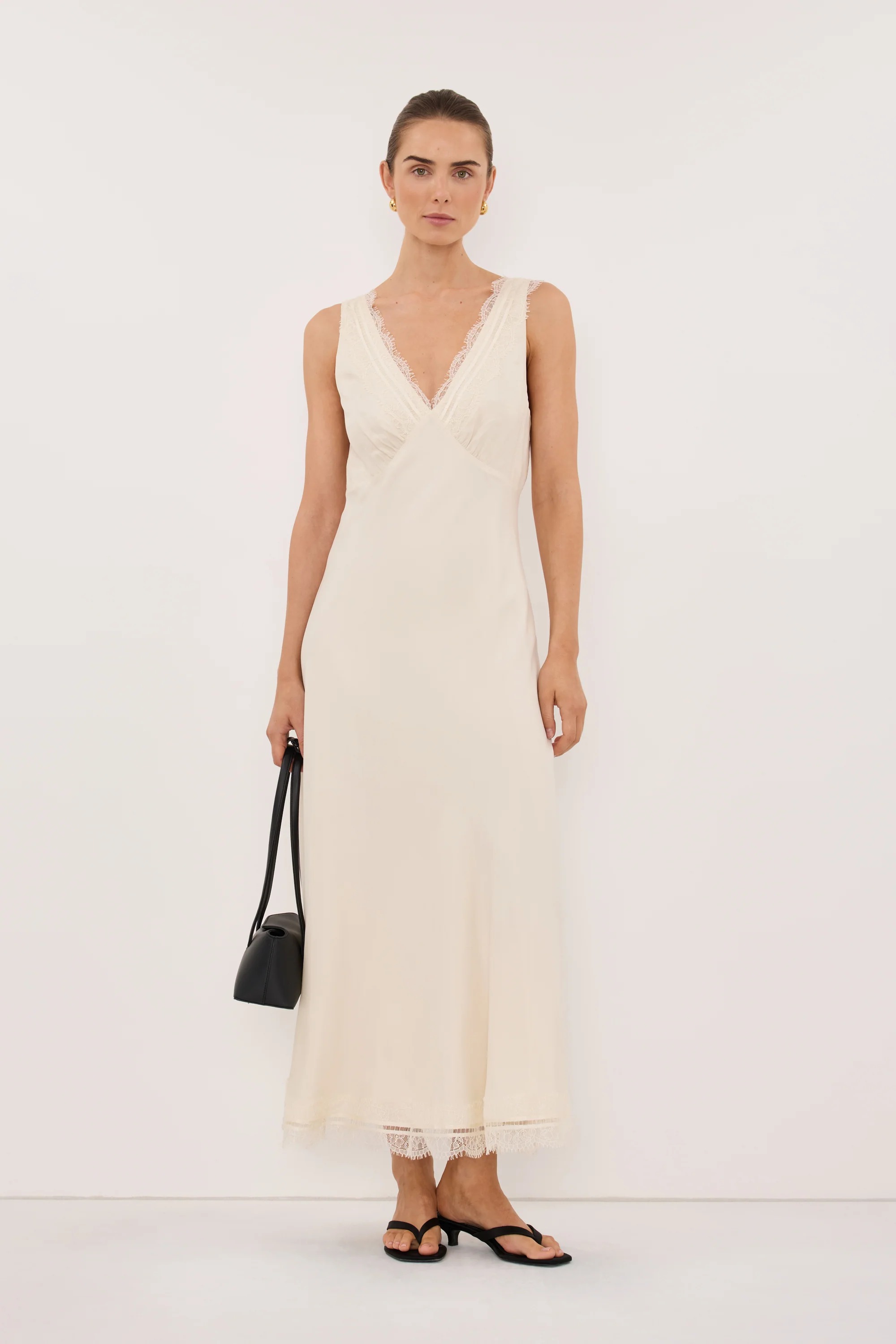 The Chic Summer Dresses Stylish Women Rely On in 90-Degree Weather