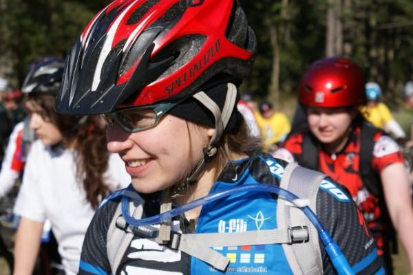 Sharon Hart races in the Washington High School League