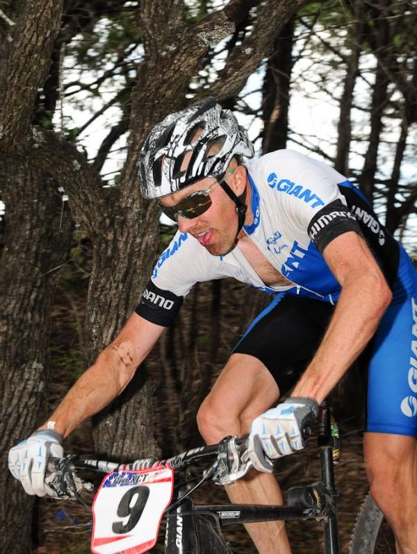 Carl Decker (Team Giant) smokes a descent.