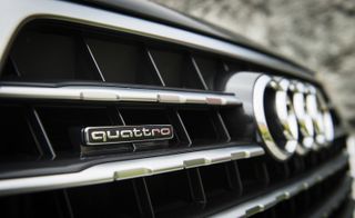 Audi Q7 grill and badge