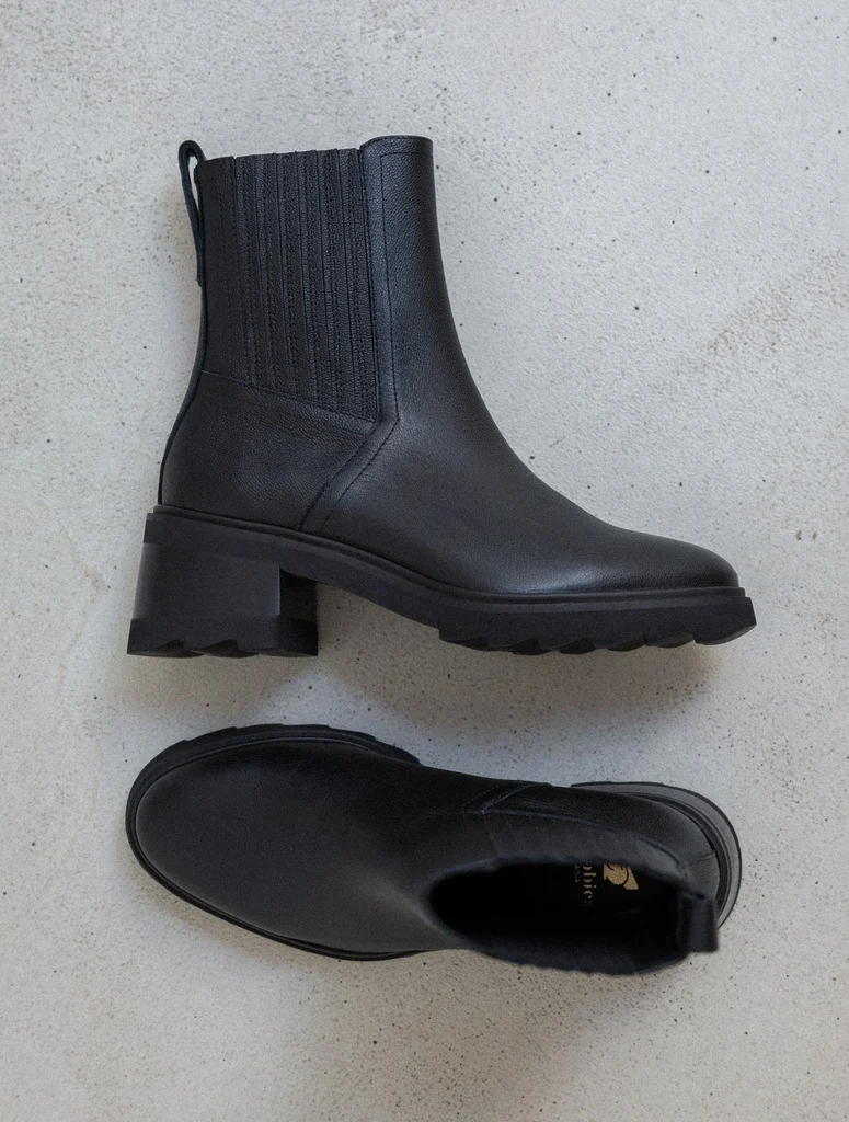 Bobbies, Lison in Ikra Black