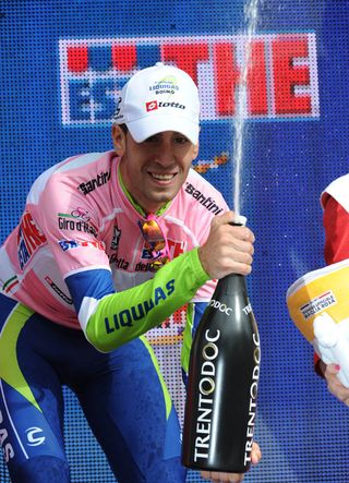 Vincenzo Nibali leads, Giro d'Italia 2010, stage 4 TTT