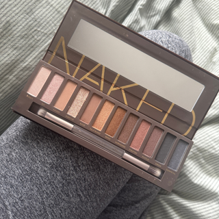 Rebecca Fearn testing the Urban Decay Naked Palette