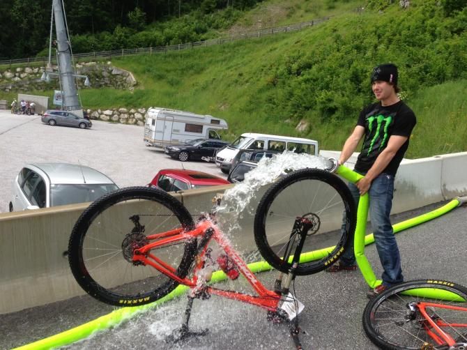 Washing the bike after stage 3
