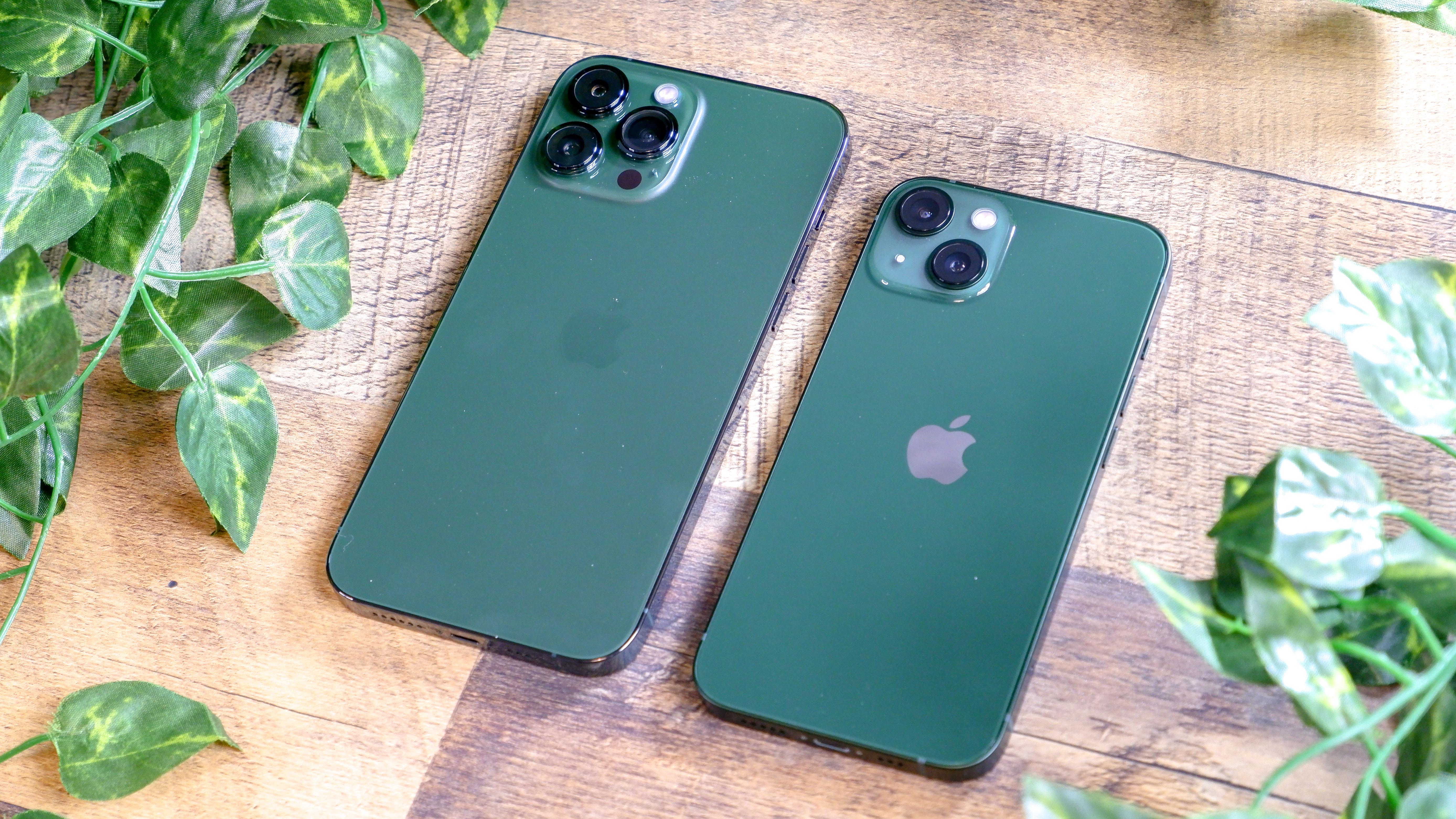 iPhone 13 and iPhone 13 Pro Max in green