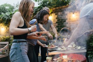 How many servings of fruit and vegetables per day?: Friends BBQing