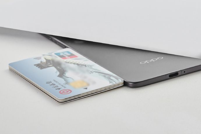 oppo find n5 showcasing device thickness