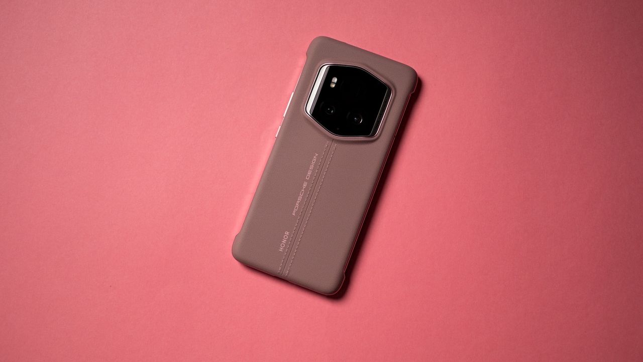 Back view of Porsche Design Honor Magic 6 RSR with case attached