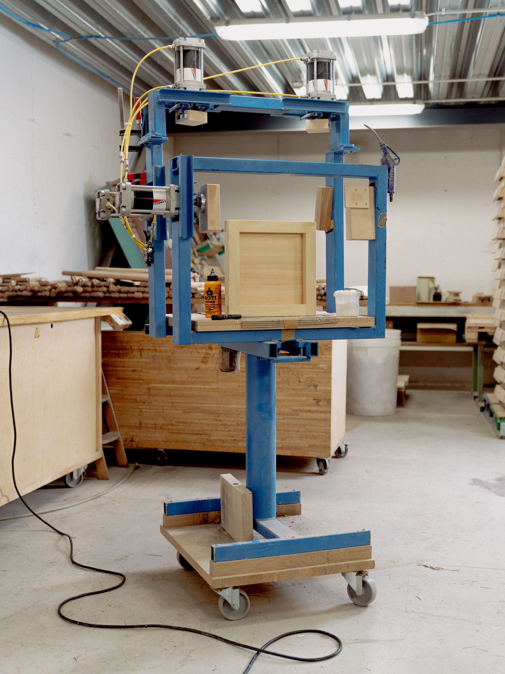 Tray by Livia Lauber for Vaarnii