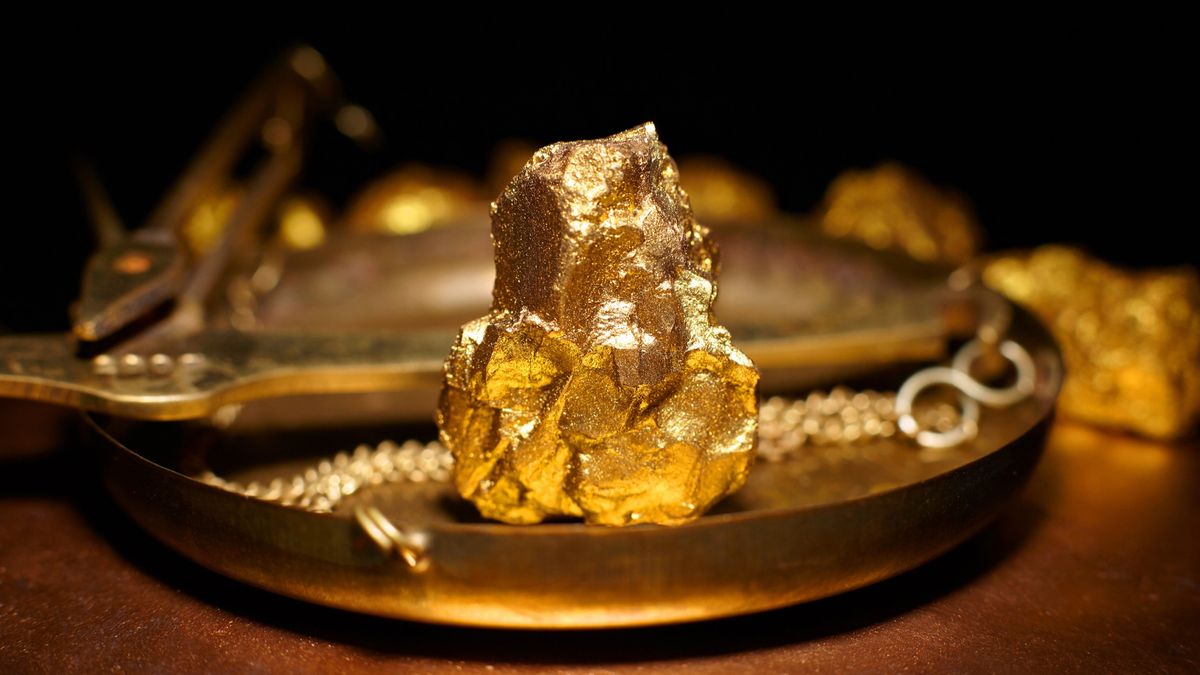How much gold is there in the world?