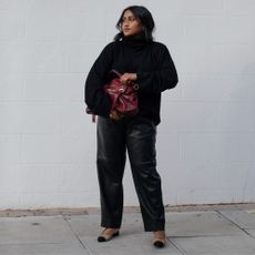 @chiarasatelier wears leather trousers