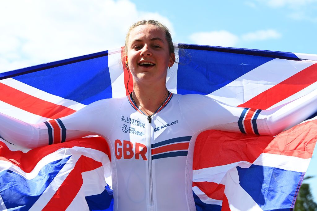 WOLLOGONG AUSTRALIA SEPTEMBER 20 Gold medalist Zoe Backstedt of The United Kingdom celebrates winning during the medal ceremony after the 95th UCI Road World Championships 2022 Women Junior Individual Time Trial a 141km race from Wollongong to Wollongong Wollongong2022 on September 20 2022 in Wollongong Australia Photo by Tim de WaeleGetty Images