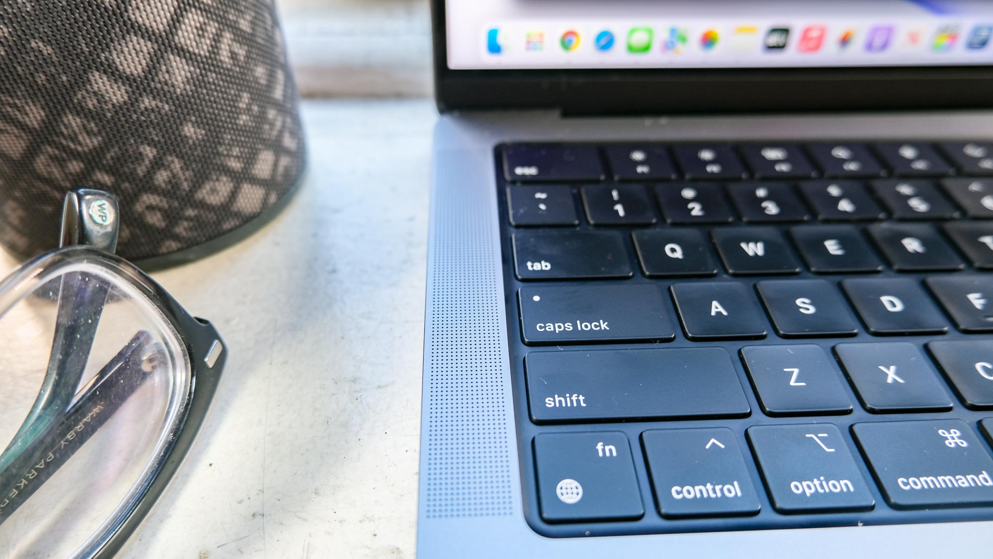 The MacBook Pro 2021 (14-inch)'s left-side speaker grille