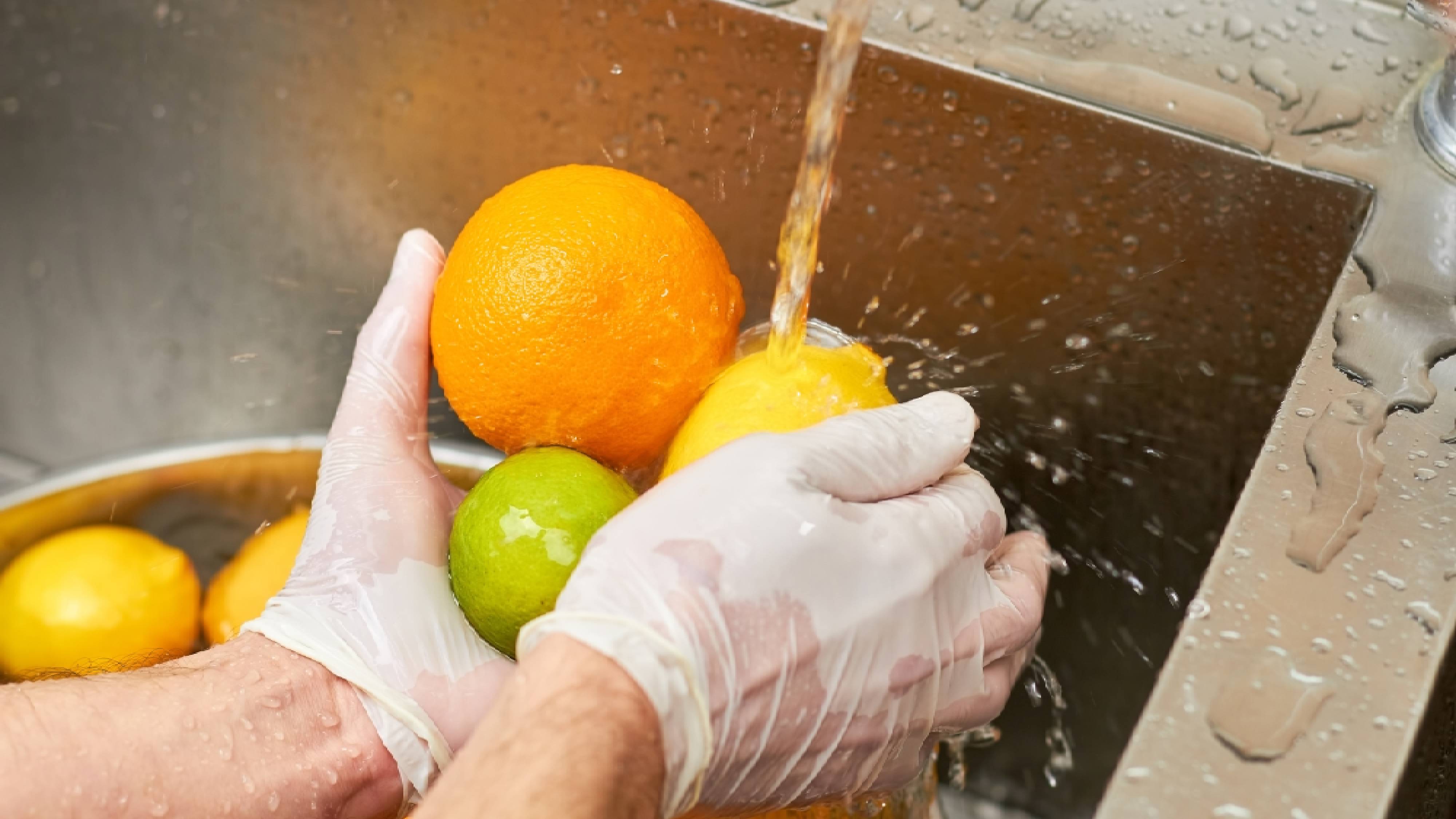 Rinsing citrus fruits