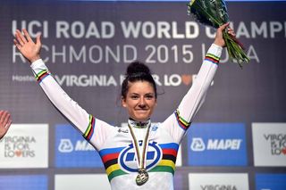 Chloe Dygert (United States of America) in the rainbow jersey