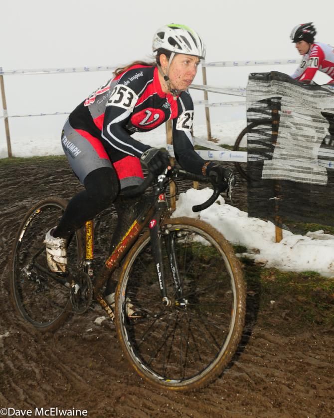 Rebecca Blatt (Van Dessel Factory Team) leading on lap one