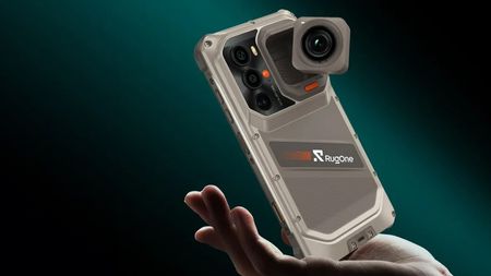 Rugone Xsnap 7 Pro on green background