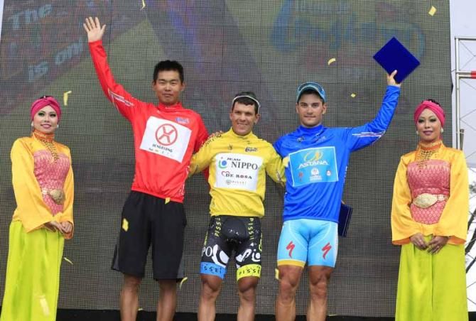 Meiyin Wang (Hengxiang Cycling Team), Julian Moreno Arredondo (Nippo - De Rosa) and Andrea Guardini (Astana)