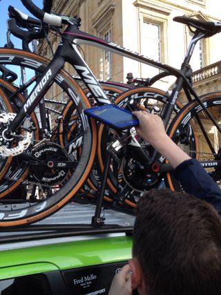 The blue tablet checks for magnetic fields