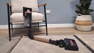 Shark Stratos IZ400 cordless vacuum with wand folded forwards