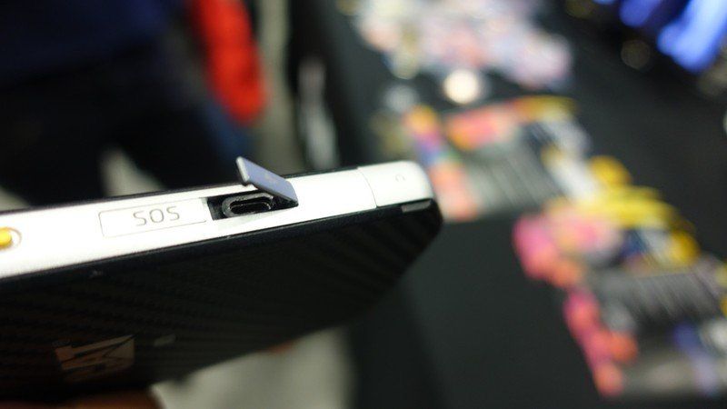CAT S60