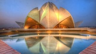 incredible famous buildings: Lotus Temple