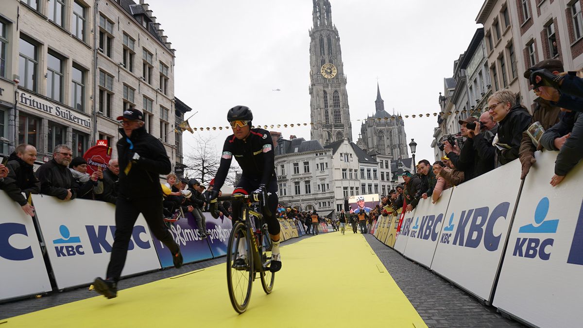 Greg Van Avermaet aboard his custom BMC Teammachine SLR01 in the Grote Markt, Antwerp