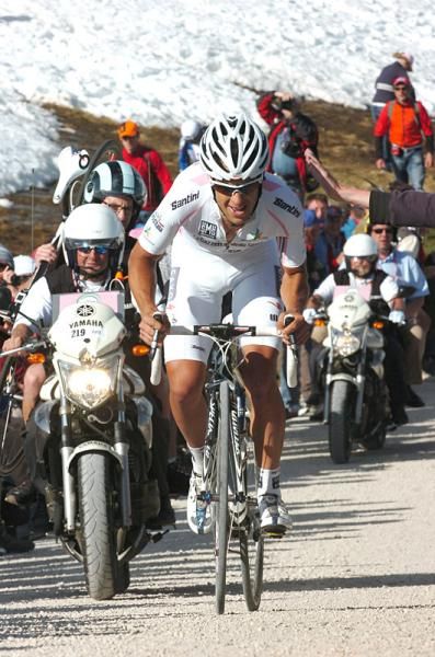 Best young rider Richie Porte (Saxo Bank) finished in the top 20 today and extended his lead in the classification.