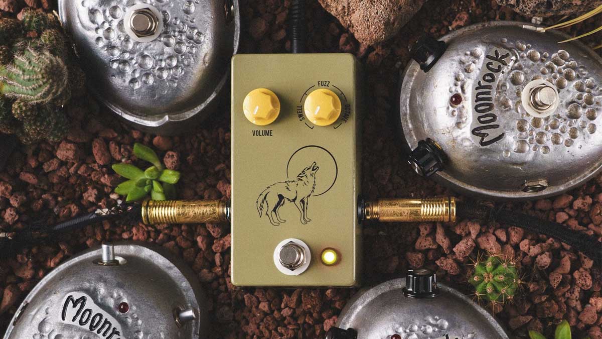 The JHS Pedals Coyote is a replication of the Moonrock Fuzz, a cult classic made by G.S. Wyllie, and it comes in a gold enclosure with artwork featuring a black Coyote howling.