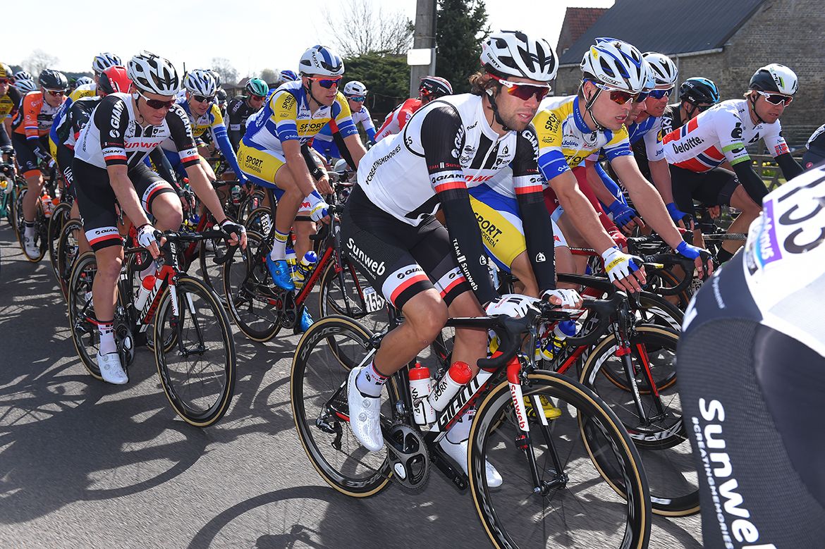Michael Matthews in among the Gent-Wevelgem peloton