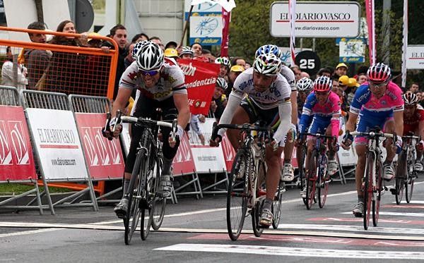 Kim Kirchen (High Road) takes on