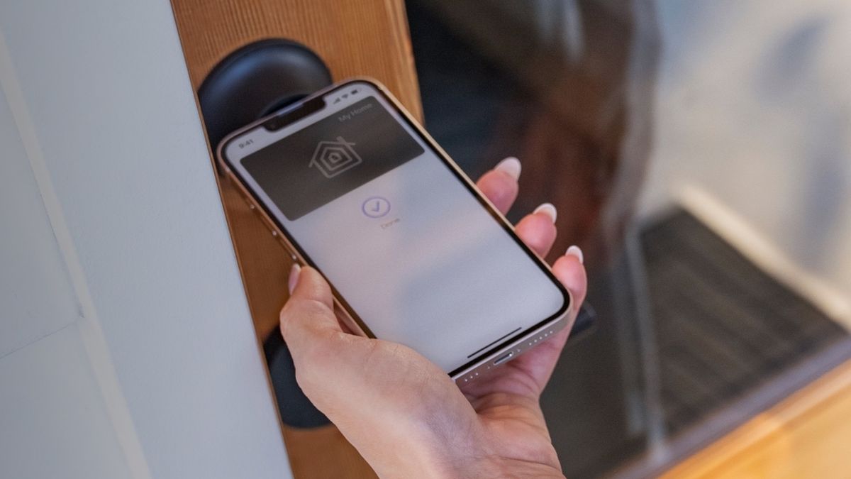 Whereas iOS 18 can routinely unlock HomeKit-capable good locks, you may want to purchase a brand new one to benefit from the cool new function