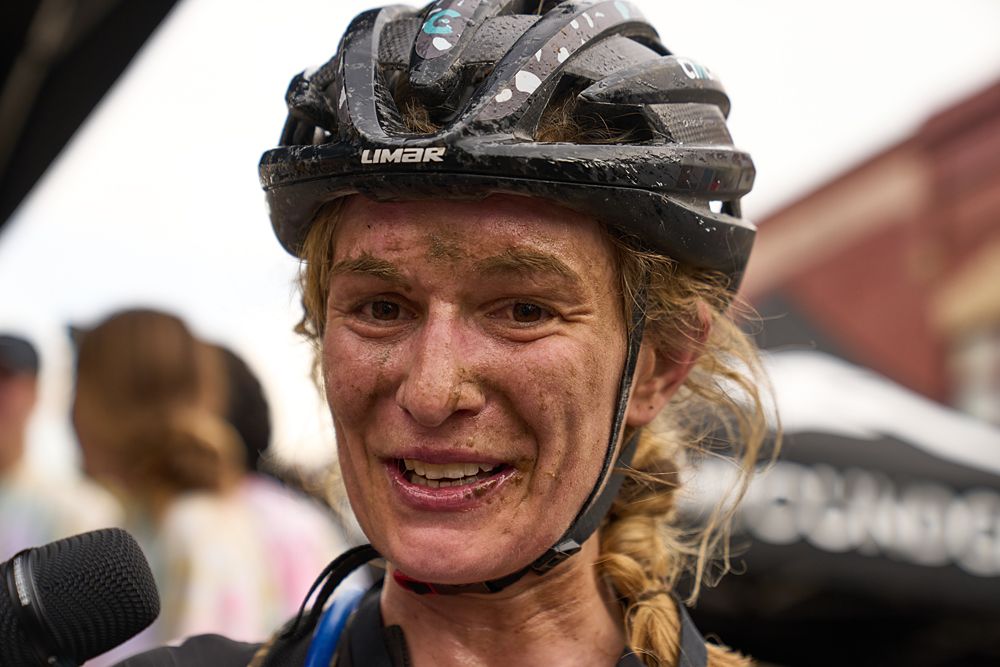 Lauren De Crescenzo wins Unbound Gravel