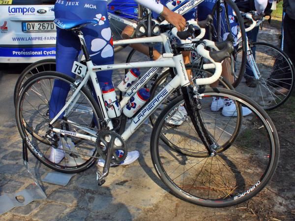 These Lapierre S-Lites are similar to the ones Francais des Jeux has used in years past.