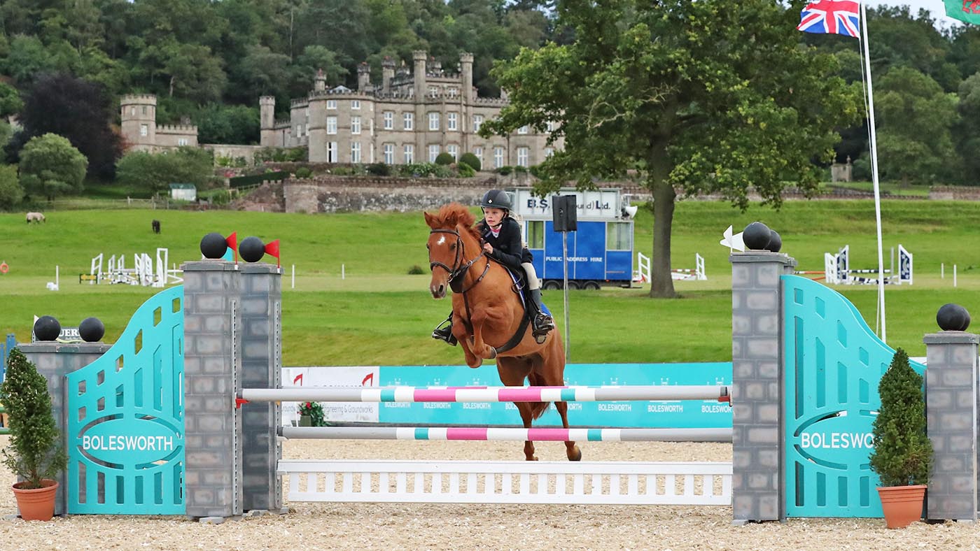 Stepping Stones 138cm Champion - Kate Anderson and Coolcronan Thunder