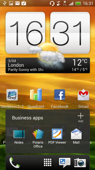 HTC One X - homescreen with folders