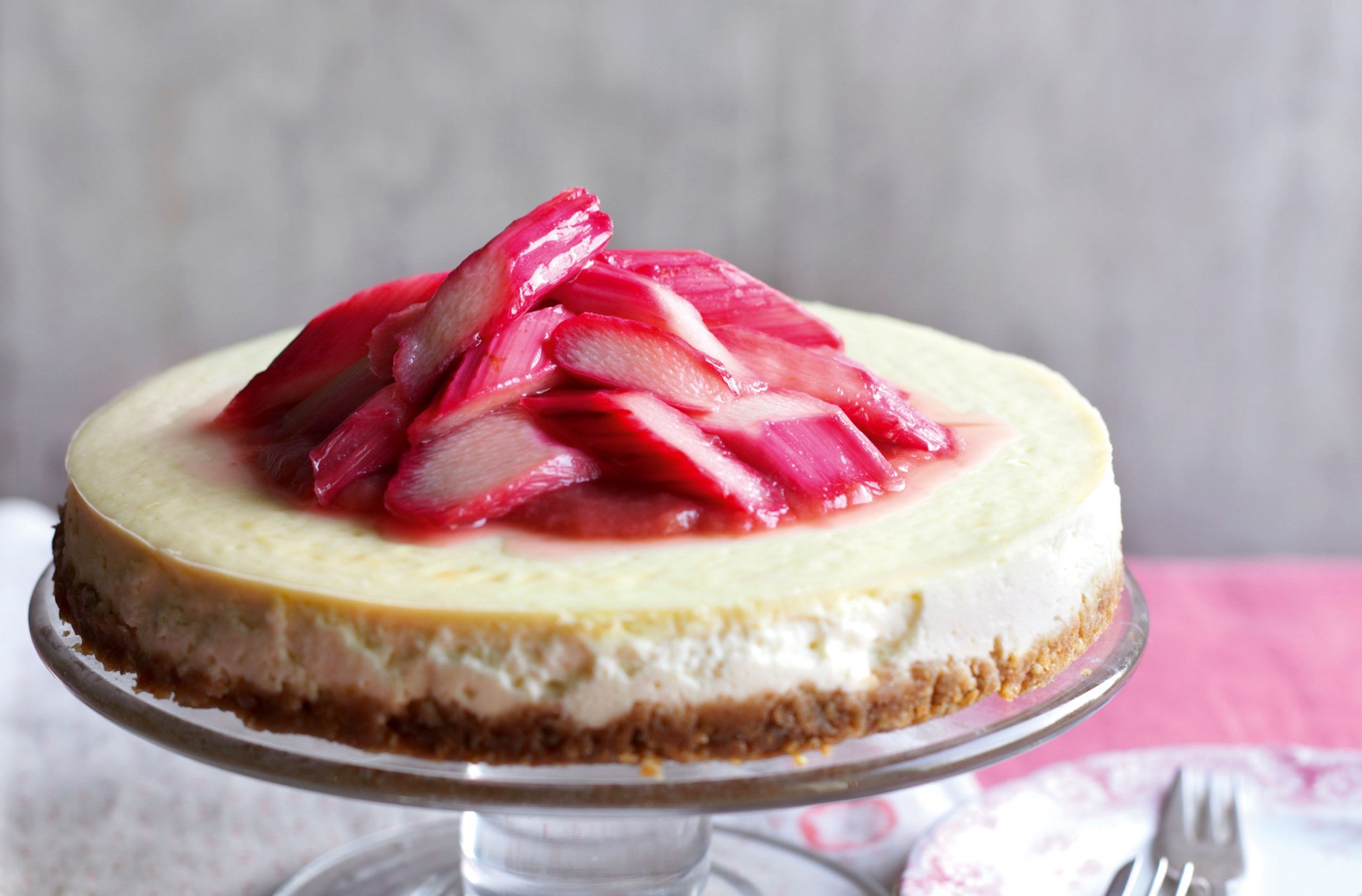 Baked vanilla cheesecake with rhubarb and ginger compote recipe