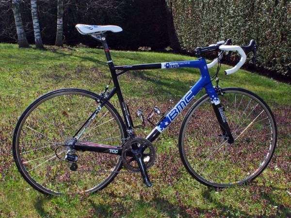 BMC has provided team leader George Hincapie with a special TeamMachine SLR01 modified to suit the cobbles of Paris-Roubaix.
